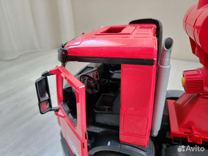 Бетономешалка Bruder Mercedes-Benz