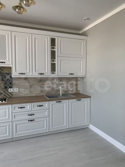 3-к. квартира, 93 м², 6/8 эт.