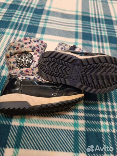 Куртки на девочку