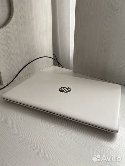 Белый ноутбук HP 15-rb067ur