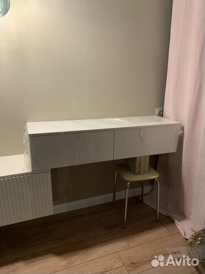 Туалетный столик консоль
