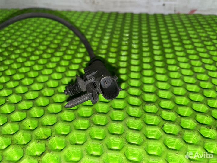 Ступица передняя правая Cadillac Escalade GMT900