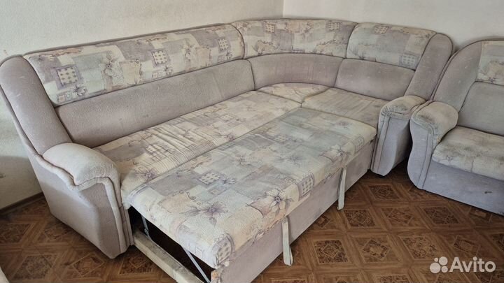 Угловой диван с креслом