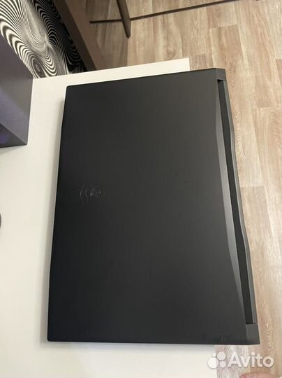 Ноутбук MSI GF76 Katana 11SC-483XRU черный