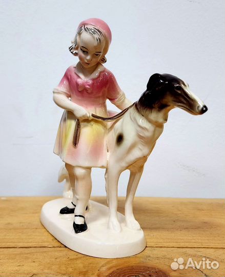 Статуэтка девочка с собакой ГДР 1970Е годы