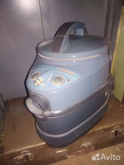 Моющий пылесос Philips Triathlon 1400W