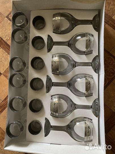 Набор рюмок и фужеров (мини-бар)