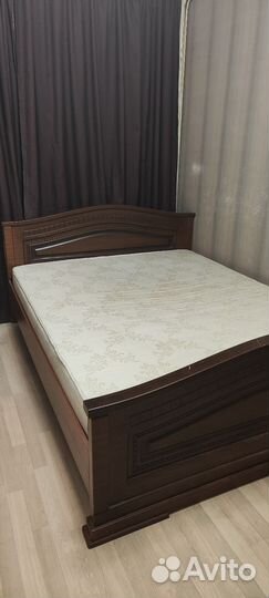 Кровать двухспальная с матрасом 160 200 бу