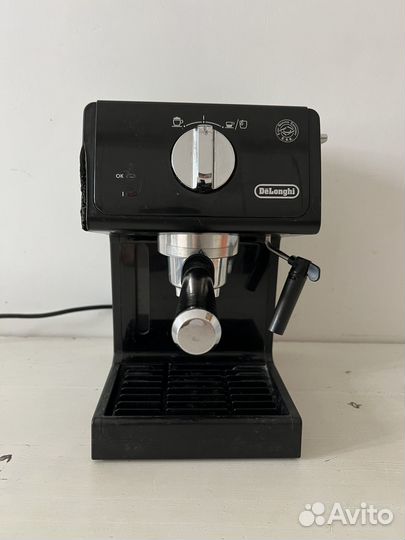 Кофемашина кофеварка рожковая DeLonghi ECP31.21