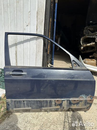 Дверь на мерседес е190