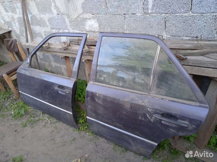 Двери на мерседес 190