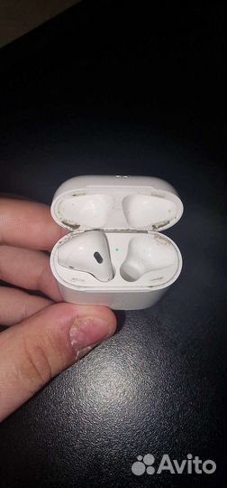 Аирподс 2 кейс и левый наушник