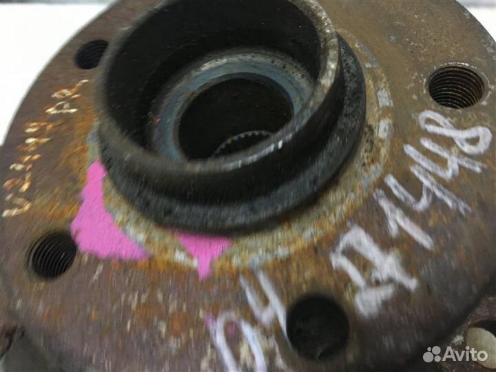 Кулак поворотный передний правый Volkswagen