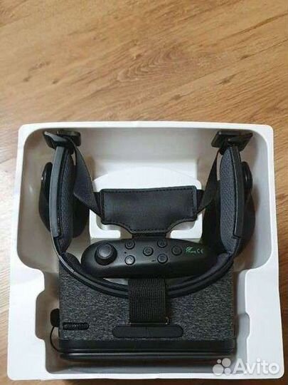 Очки виртуальной реальности с пультом