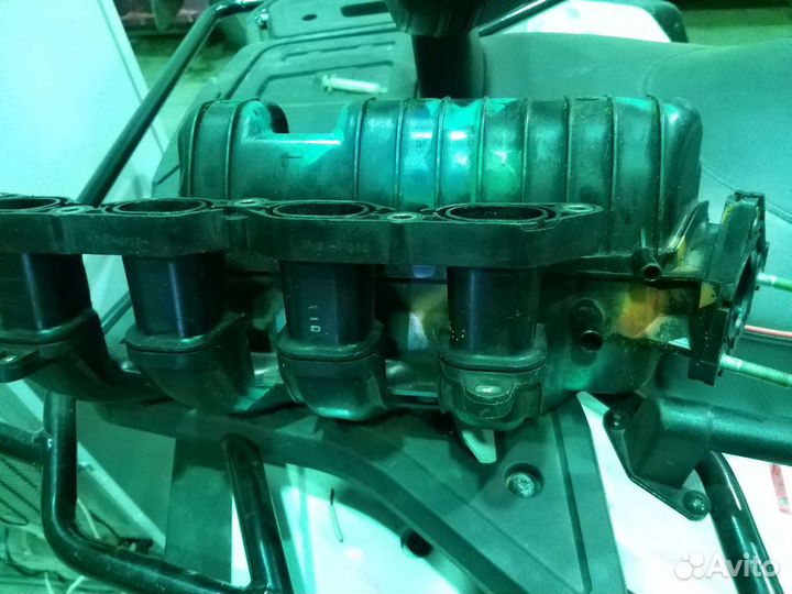 Впускной коллектор Toyota Corolla