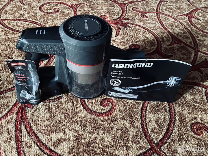 Вертикальный пылесос redmond