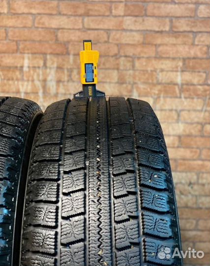 Nitto SN 2 Winter 215/60 R17