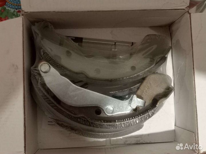 Задние тормозные колодки Aveo t300 новые