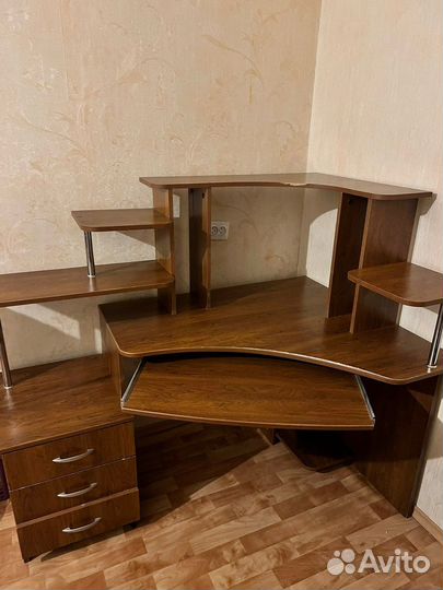 Компьютерный стол