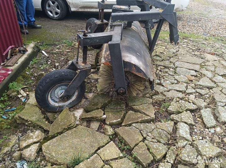 Щетка коммунальная