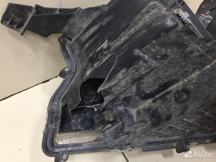 Фара передняя правая Toyota Land Cruiser Prado