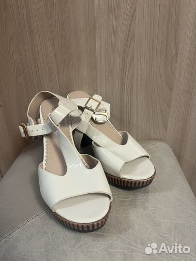 Босоножки женские 38 размер