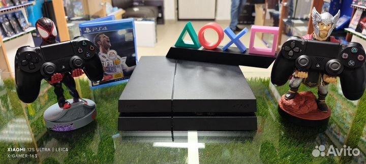 Sony PS4 1TB/700+ Игр/ 2 Геймпада/Диск фифа