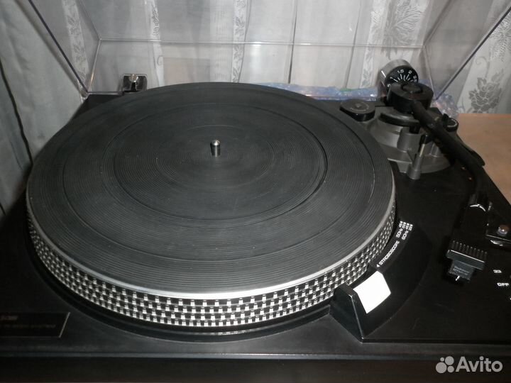 Проигрыватель винила Technics-SL-2000 Япония