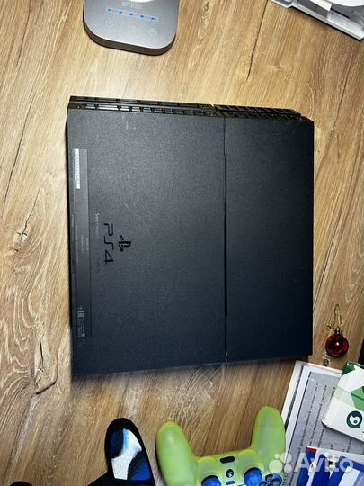 Sony PS4 + 2 геймпада + 2 чехла на геймпады