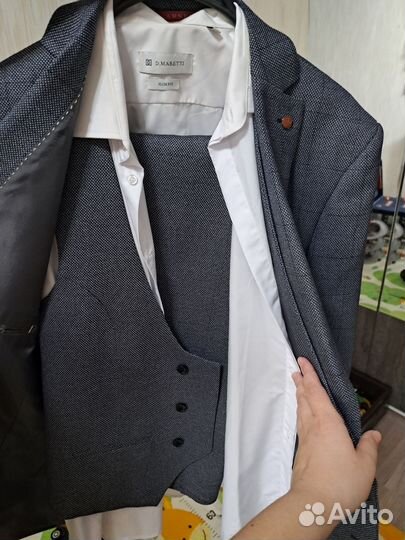 Мужской костюм тройка классика