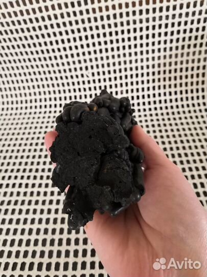 Кусок оплывшей резины Странная штука