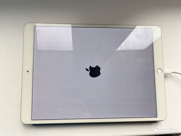 iPad air 3 64гб + cellular