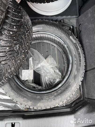 Nokian Tyres Hakkapeliitta 5 205/55 R16