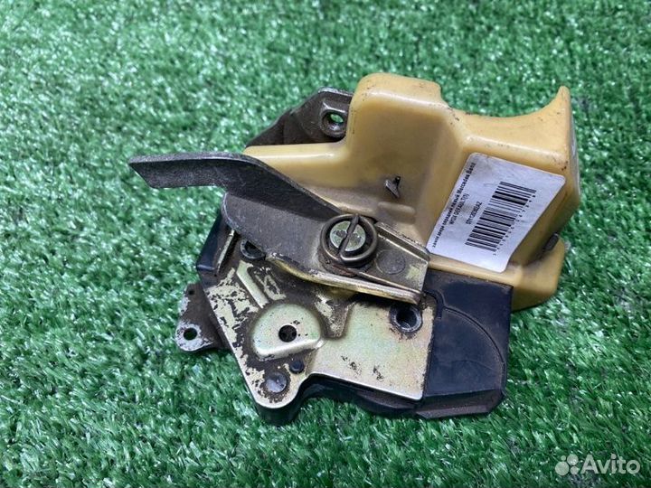 Замок двери передний левый Mercedes-Benz E W124