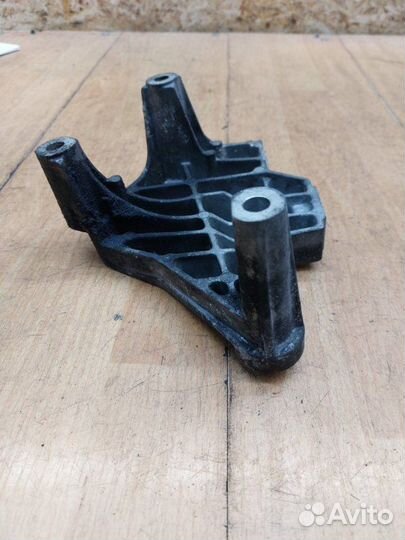 Кронштейн двигателя Opel Agila A Z12XE 2001