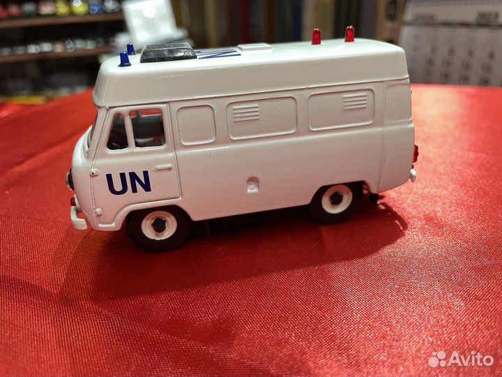 Модели автомобилей УАЗ и газ масштаб 1:43