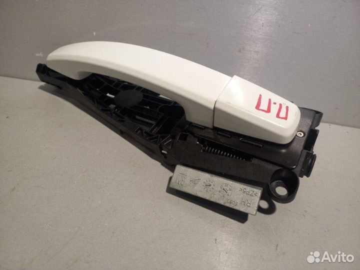 Ручка двери передняя правая Opel Astra J хэтчбек