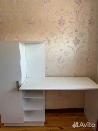 Письменный стол