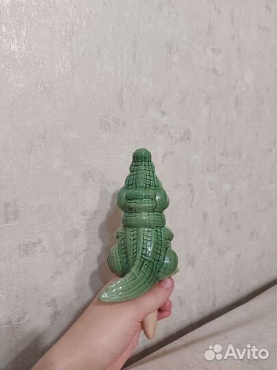 Украшение для комнатных цветов — крокодил