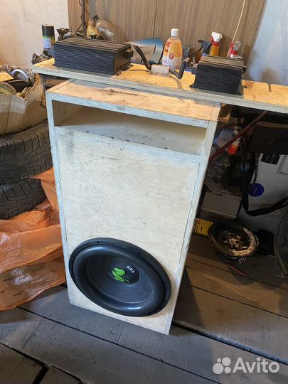 Продам сабвуфер с моноблоком и уселиьелем