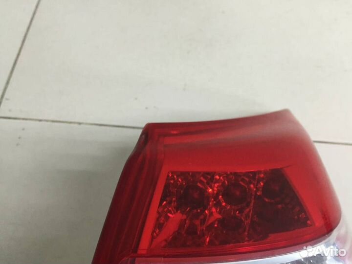 Фонарь задний правый Toyota RAV4