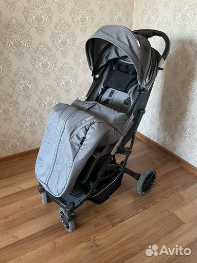 Коляска прогулочная luxmom