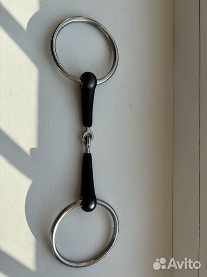 Трензель для лошади девятка