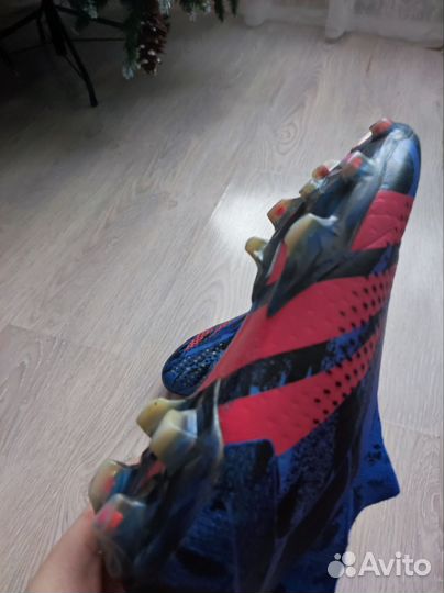 Футбольные бутсы adidas predator