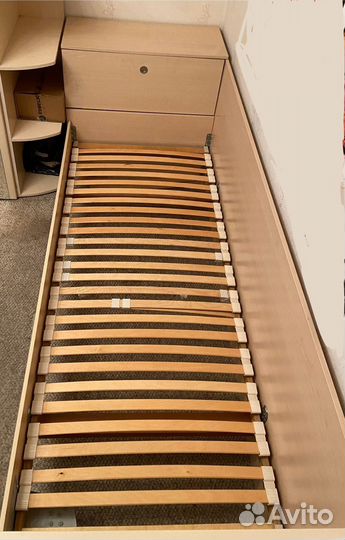 Кровать односпальнаяс с ящиком