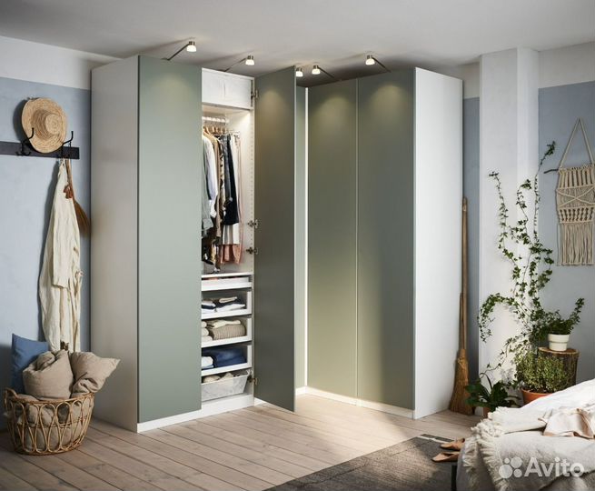 Угловой Шкаф с Зеркалом