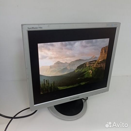 Монитор Samsung 710N (Рассрочка /Т4)