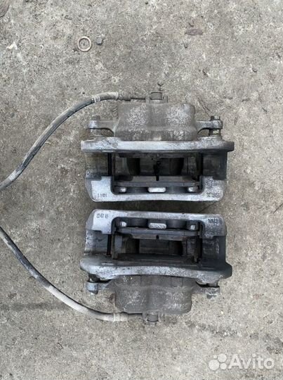 Суппорт передний правый левый Hyundai Santa Fe 4