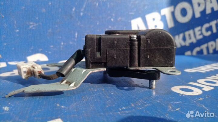 Моторчик заслонок отопителя Hyundai Sonata 4 седан