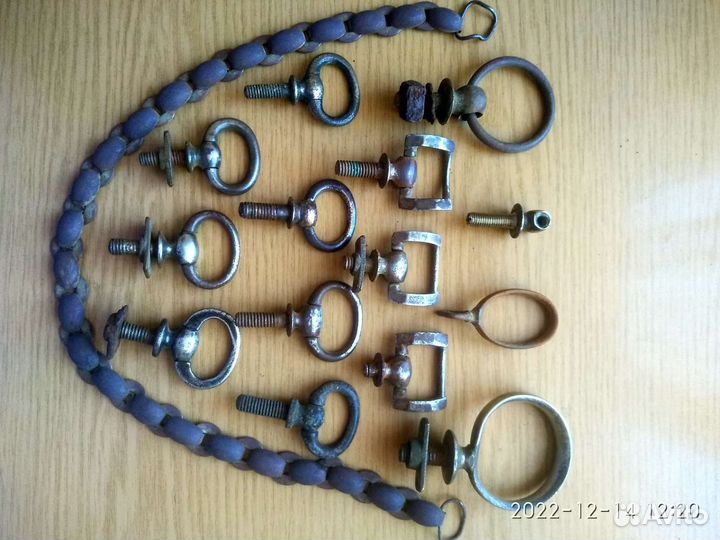 Элементы конской упряжи